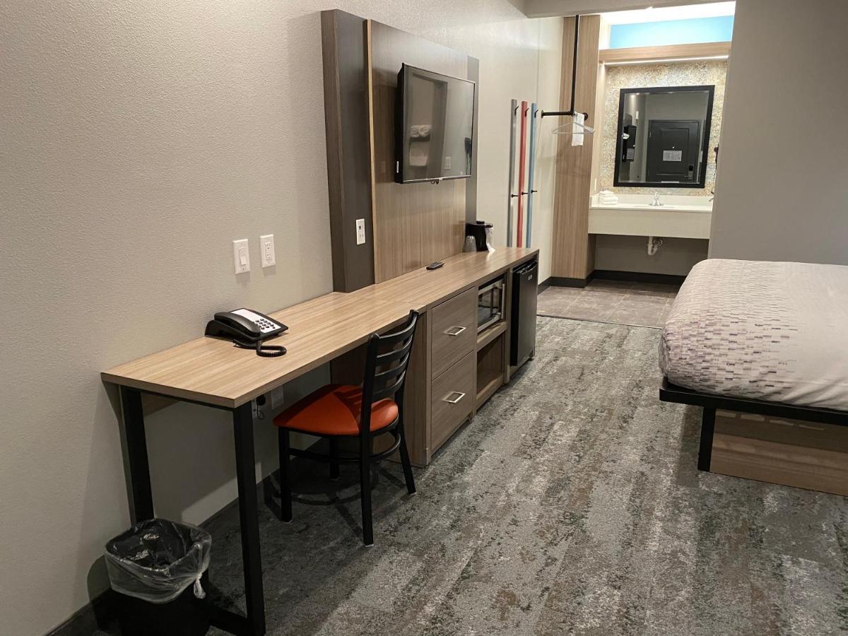Hotel Solara I-45 & Hobby Airport Houston Exterior photo